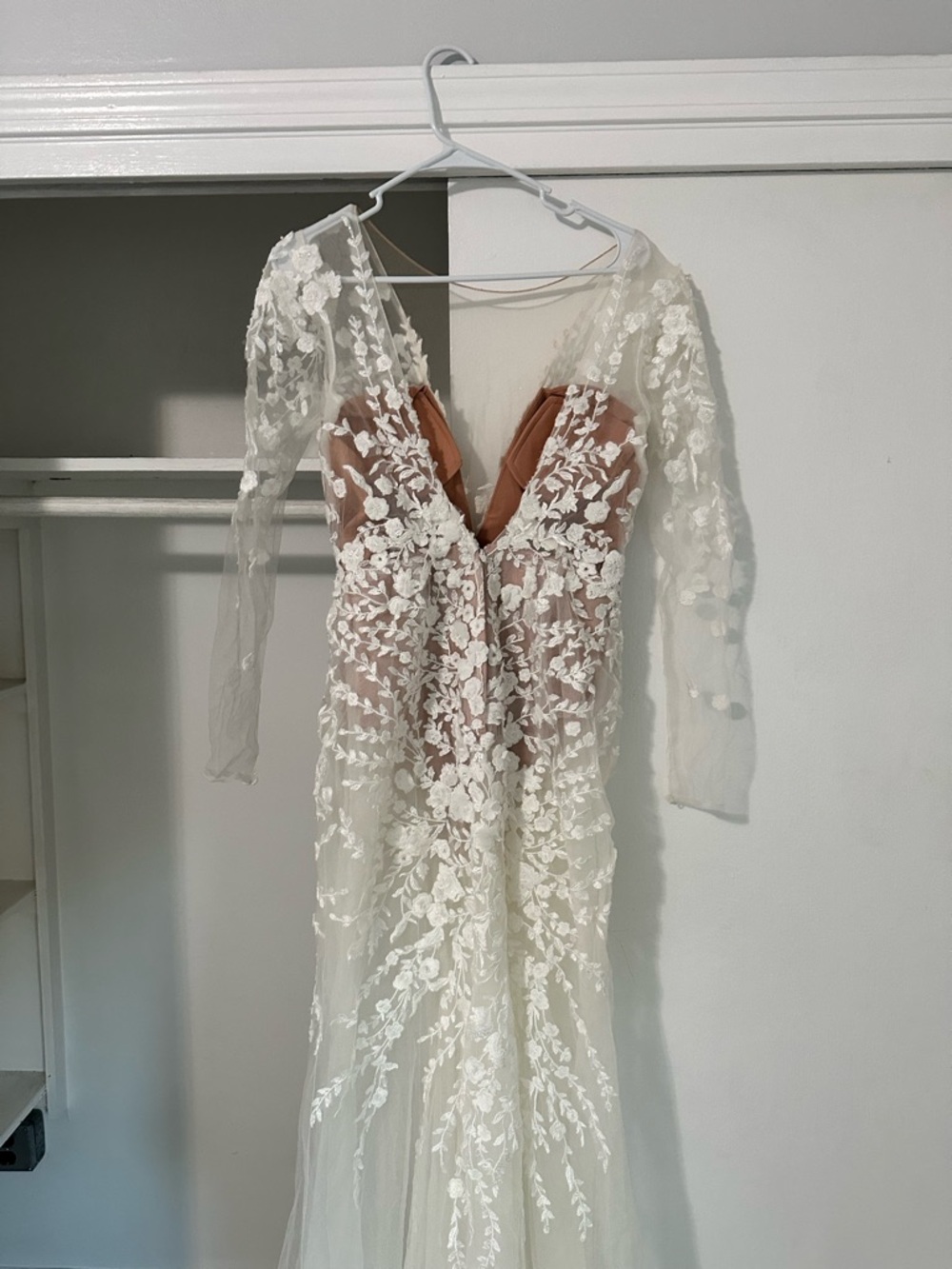 David's Bridal Ivory Lace Long-Sleeve Plunge Gown with Tulle Overlay - Picture 6 of 8